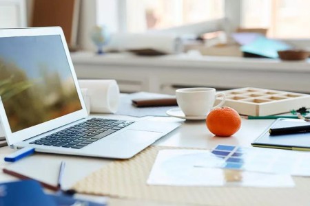 Is Your Desk Messy or Tidy? Find Out What It Says About You