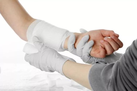 Why You Shouldn’t Ignore a Wound That Won’t Heal
