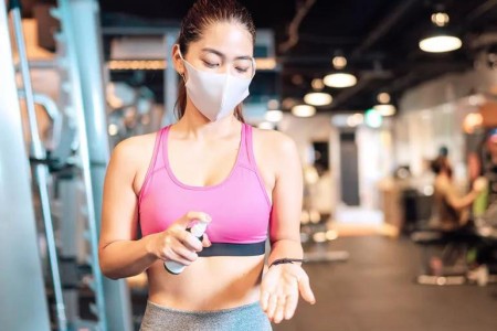 How to Stay Safe at the Gym During Cold and Flu Season