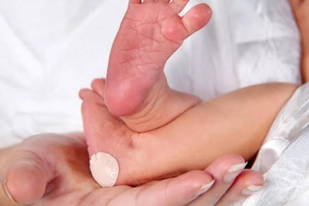 Why Do They Prick Your Newborn Baby’s Heel?