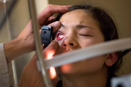 Don’t Rub It! First Aid Tips for 5 Eye Irritants + Injuries