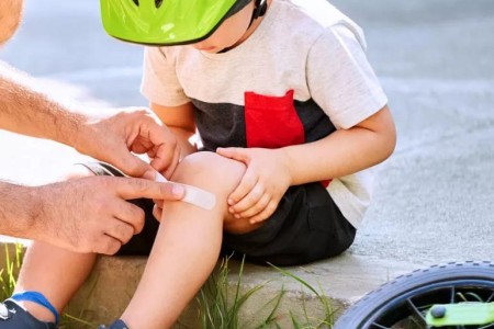 Should You Bandage a Cut or Sore or Let It Air Out?