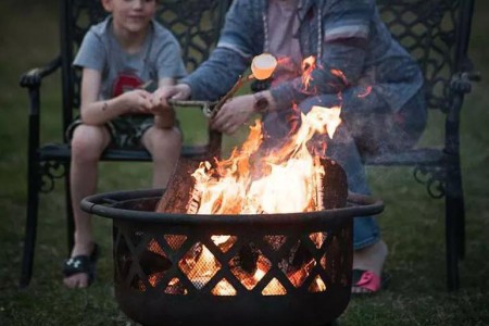 Fire Pits, Bonfires and Your Lungs: Safety Tips to Follow