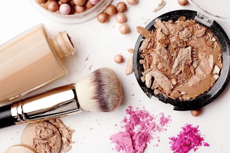 Think Makeup Makes You Break Out? It Might Be Dirty Brushes