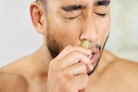 Can Putting Garlic in Your Nose Relieve Congestion?
