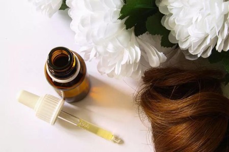 5 Skin and Hair Benefits of Argan Oil