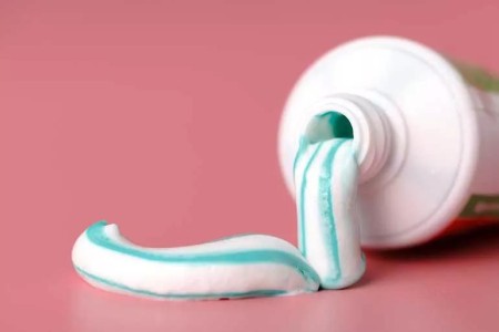 Why You Should Never Put Toothpaste on a Pimple