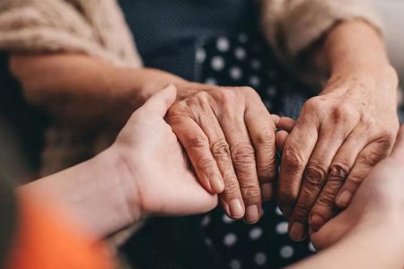 What an End-of-Life Doula Can Do for You