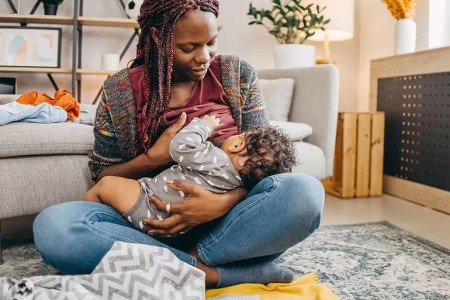 4 Things You Need To Know About Breastfeeding With Nipple Piercings
