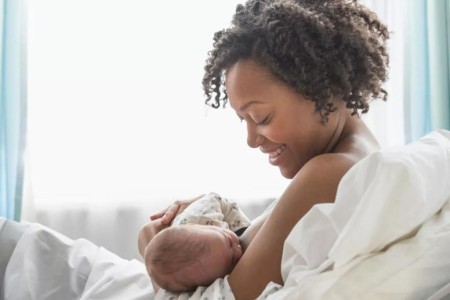 7 Common Breastfeeding Positions