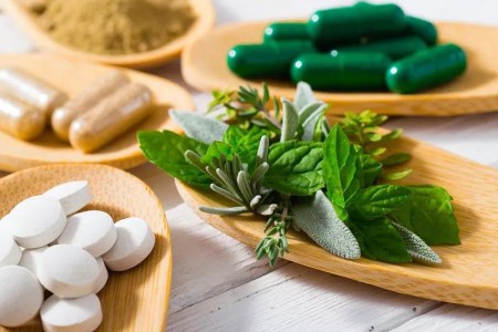 Why You Shouldn’t Self-Treat With ‘Natural Antibiotics’