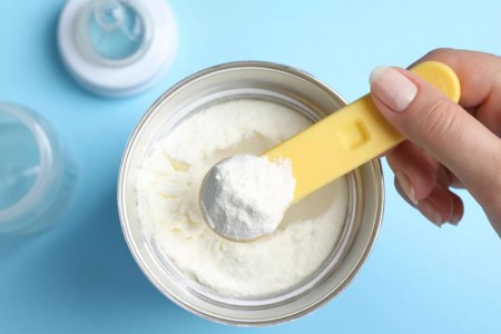 Feeding Your Baby: How and When to Supplement With Formula