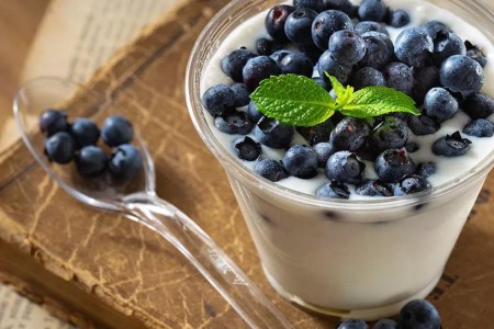 Easy, Low-Calorie Snacks To Get You Through the Day