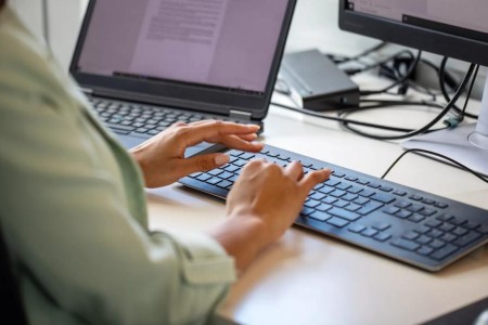Typing 101: How To Avoid Wrist Pain