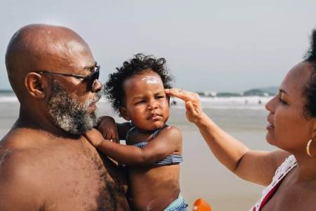Sunscreen for Babies: When Can You Use Sunscreen and What Kind Is Safest?