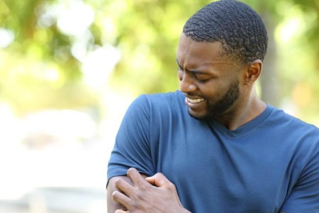 Why Am I So Itchy? Common Causes and How To Know if It’s Something Serious