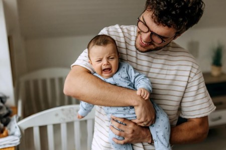 What Is the ‘Pick Up, Put Down’ Method of Sleep Training for Babies?