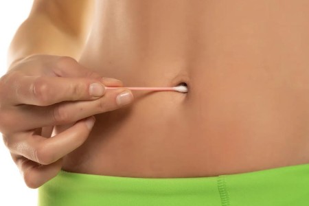 The Ins and Outs of Cleaning Your Dirty Belly Button