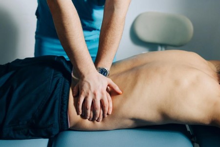 Therapeutic Massage: What It Is and 4 Benefits