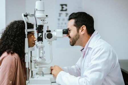 Optometrist vs. Ophthalmologist: Who Should You See?