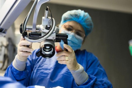 Does LASIK Hurt? What To Know Before You Have Refractive Surgery