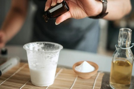 Skip These 5 Home Remedies for Toenail Fungus