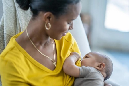 Is Honey Safe To Eat When Breastfeeding?