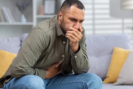 8 Potential Early Warning Signs of Stomach Cancer